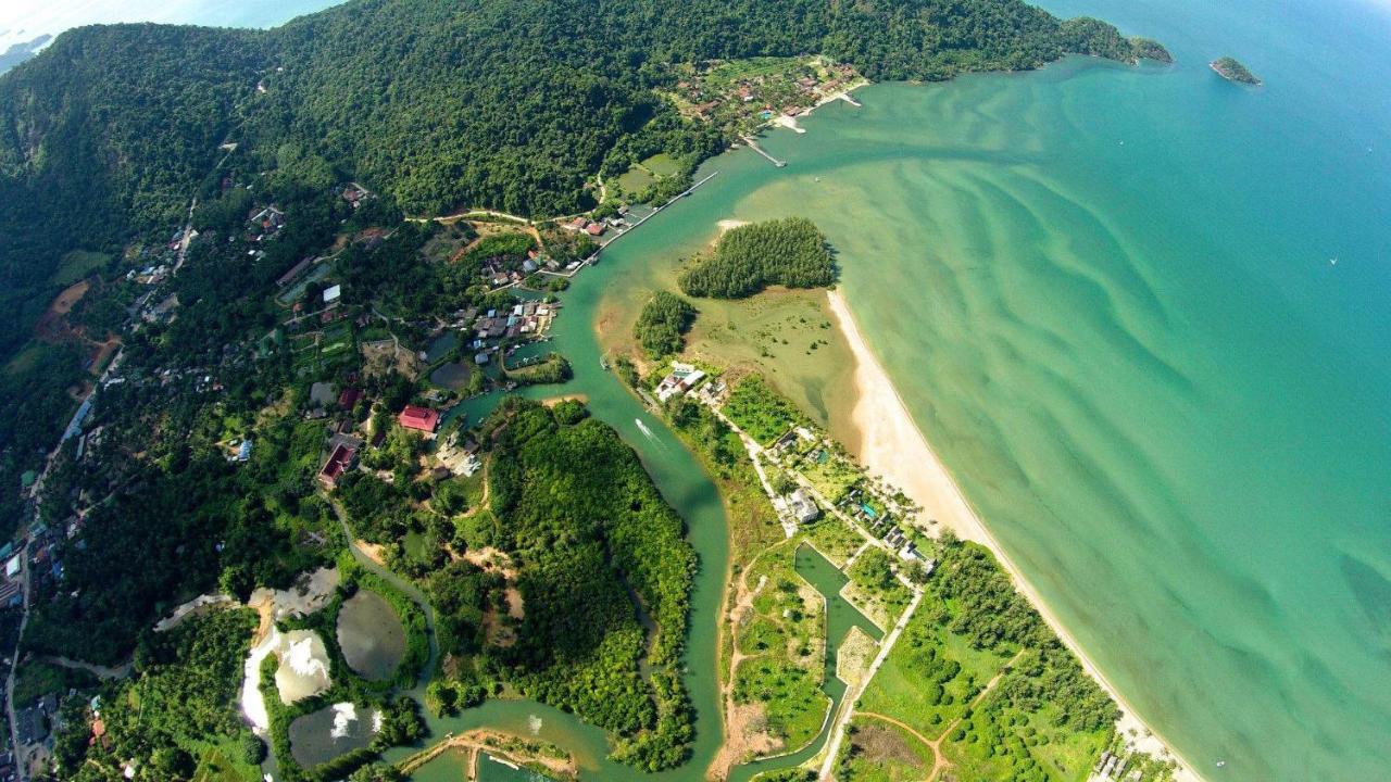 Koh Chang Beach Villas Bagian luar foto